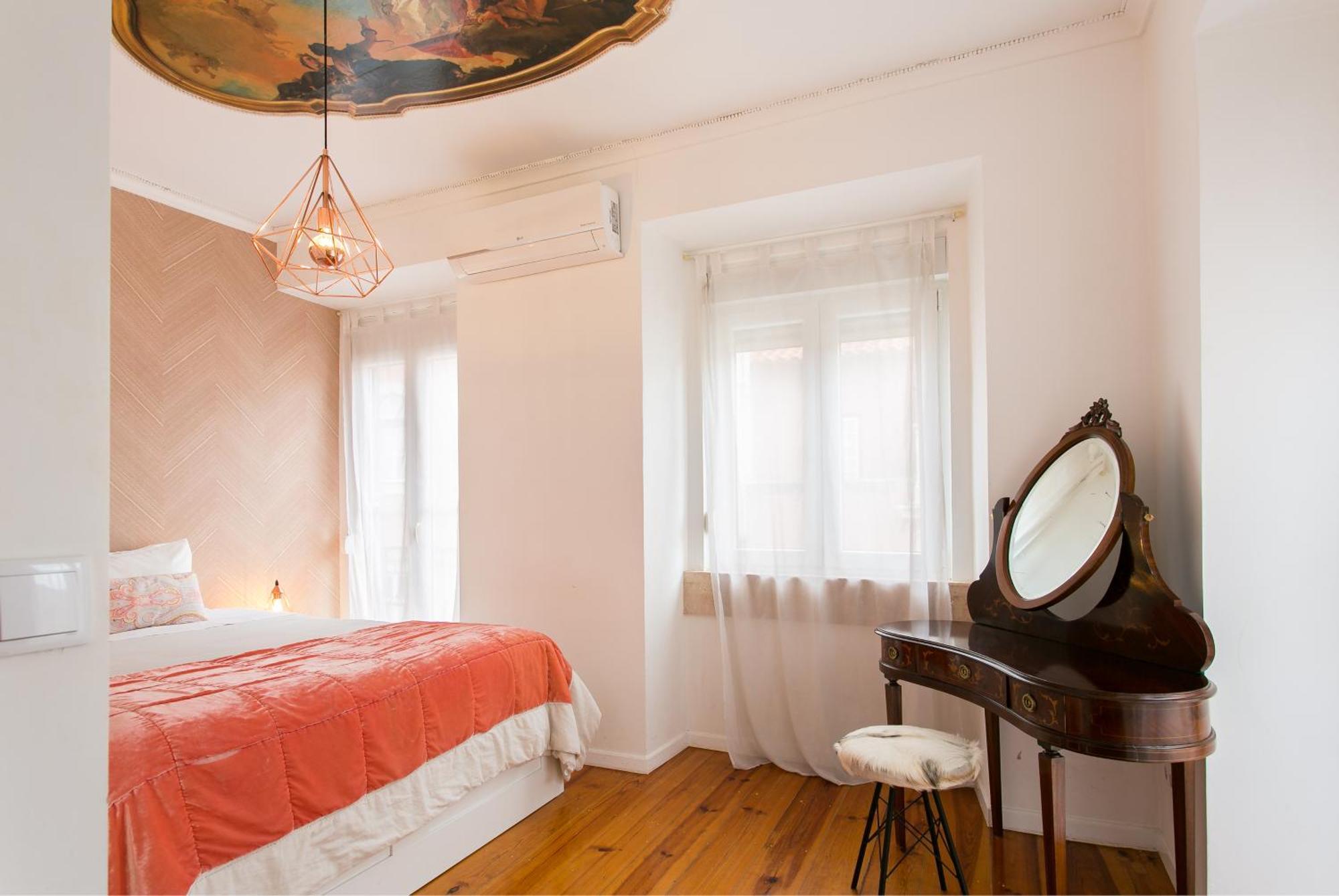 Principe Real Beautiful 3 Bedroom Flat Lisbon Bagian luar foto